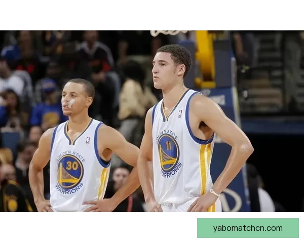 卡鲁索抢水壶失败哈特机智躲闪反而泼水前队友全程笑翻