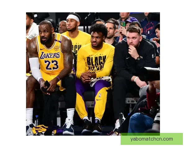 湖人喜迎双喜詹姆斯再封王东契奇创纪录锁定季后赛冲击总冠军